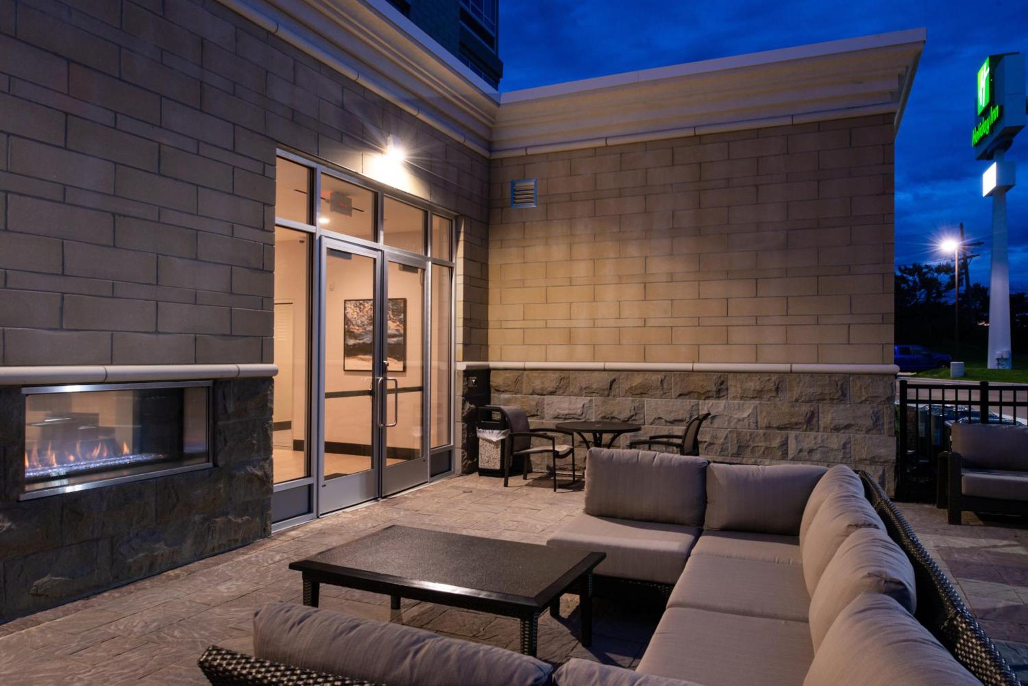 Holiday Inn Detroit Northwest - Livonia By Ihg Exterior foto